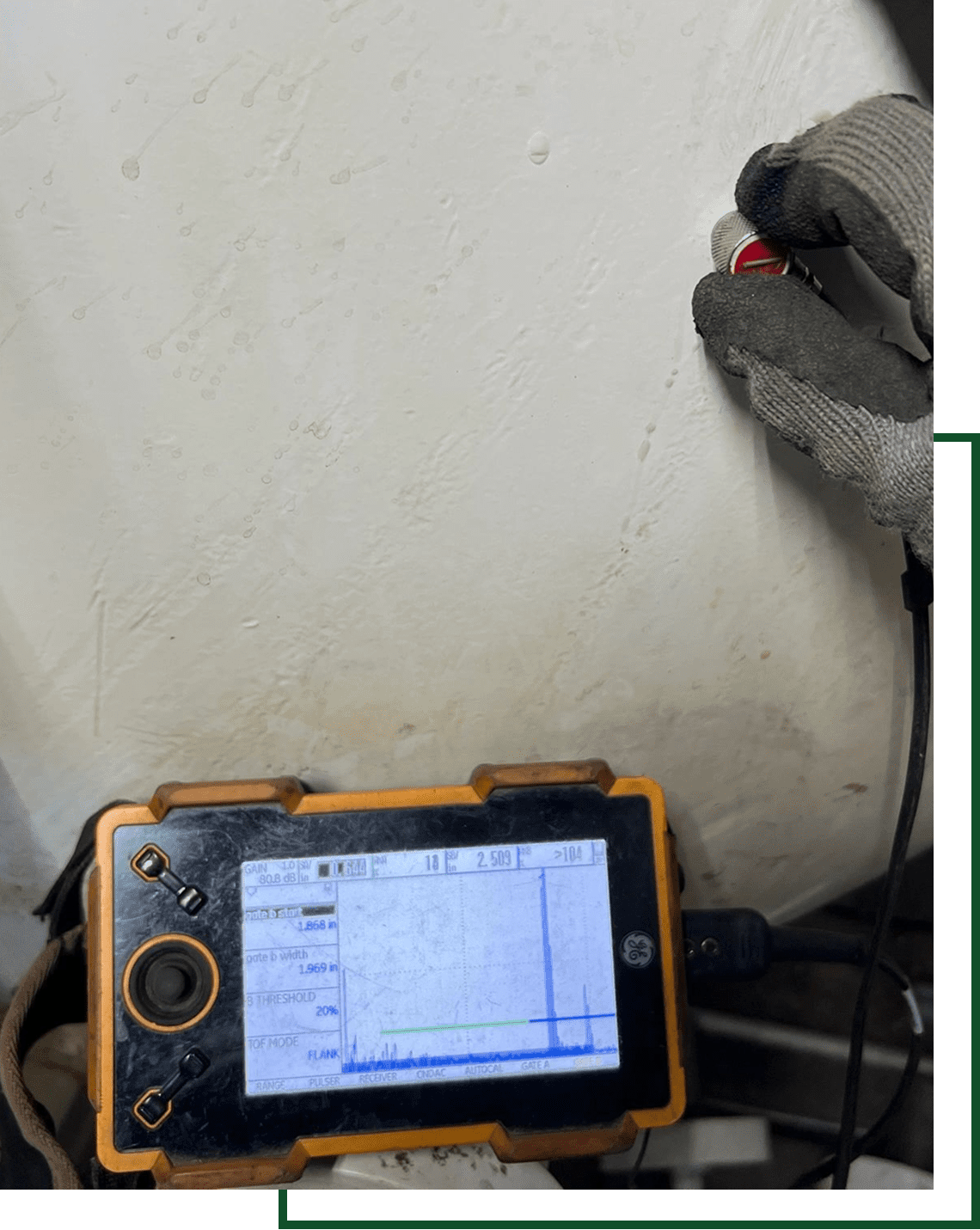 Hand in glove using measurement tool